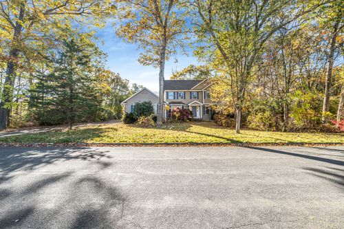 24 Roaring Brook Ln, Shelton, CT, 06484-3707 | Card Image