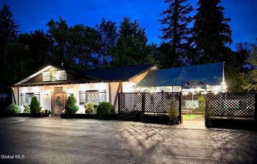 352 Quaker Rd, Queensbury, NY, 12804-1513 | Card Image