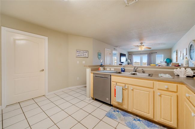 1006 - 5495 State Highway 361, Condo with 2 bedrooms, 2 bathrooms and null parking in Port Aransas TX | Image 16