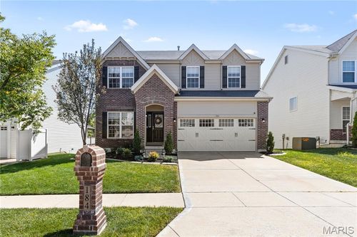 184 Berry Manor Cir, Saint Peters, MO, 63376-5390 | Card Image