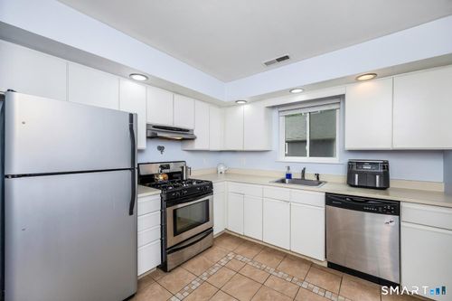 e-215 Windgate Cir, Monroe, CT, 06468 | Card Image