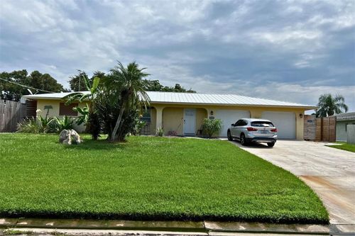 1860 Southpointe Dr, SARASOTA, FL, 34231-5338 | Card Image