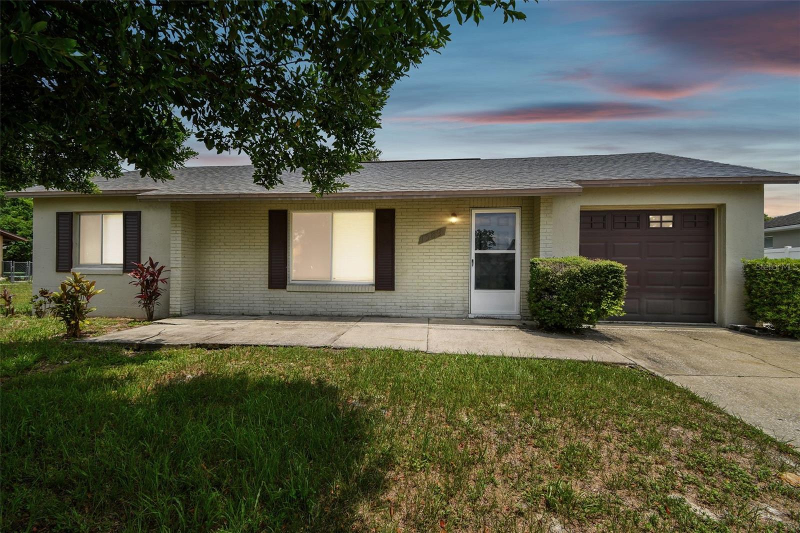 Rural Hall St, Deltona, FL 32725