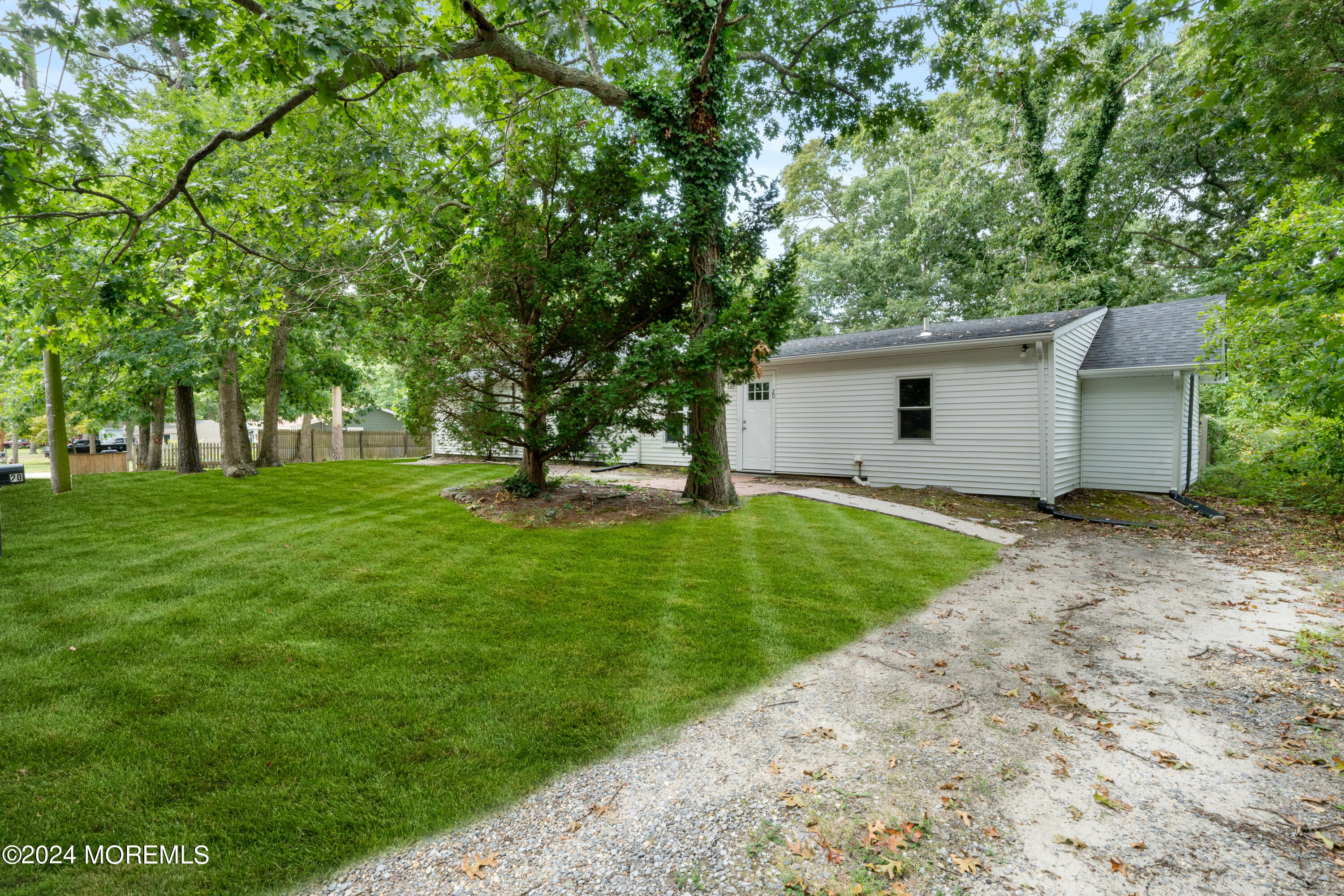 Willow St, Waretown, NJ 08758