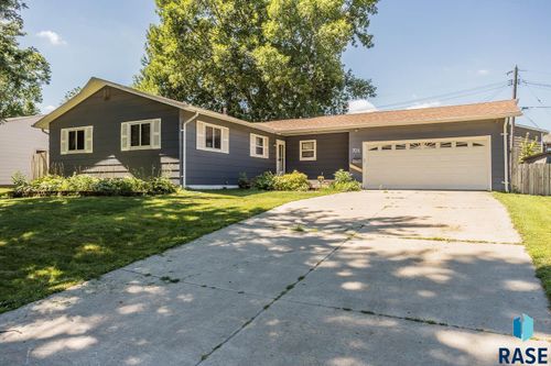705 S Stephen Ave, Sioux Falls, SD, 57103-2550 | Card Image