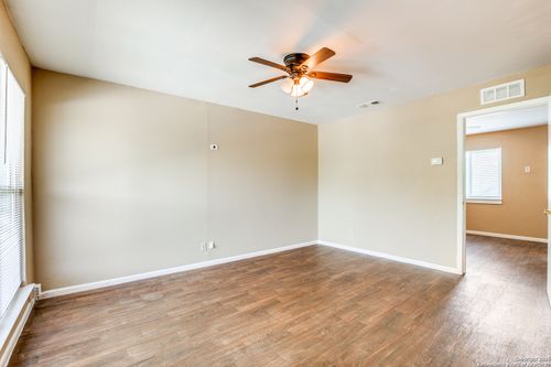 apt-2-216 Lucas St, San Antonio, TX, 78209-6954 | Card Image