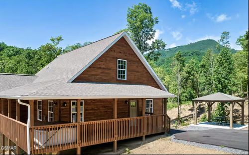 2117 Bluff Ridge Rd, Sevierville, TN, 37876 | Card Image