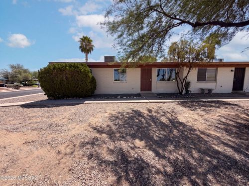 4002 S Lazy Palm Dr, Tucson, AZ, 85730-3817 | Card Image