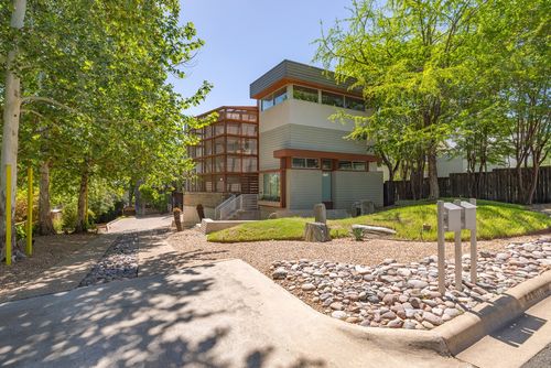 a-2801 Oak Crest Ave, Austin, TX, 78704-6225 | Card Image