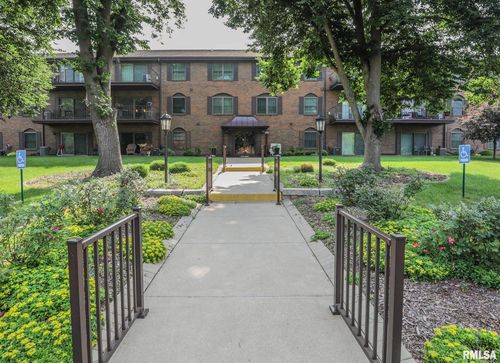 apt-313-1360 Kimberly Ridge Rd, Bettendorf, IA, 52722-4180 | Card Image