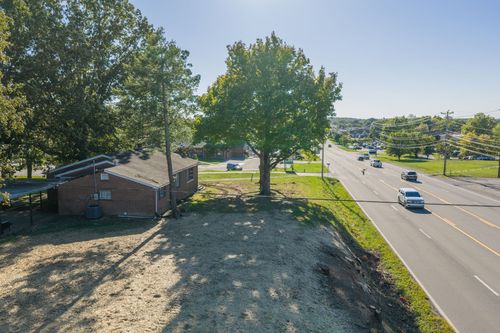 101 Sunset Rd, Dickson, TN, 37055-2142 | Card Image