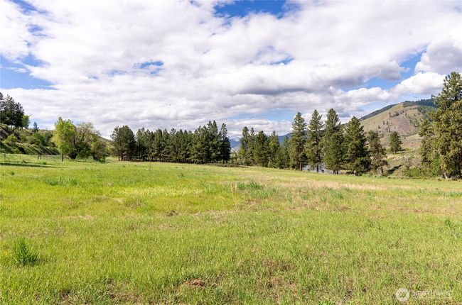 Irrigated pasture includes handlines and pod system. | Image 21