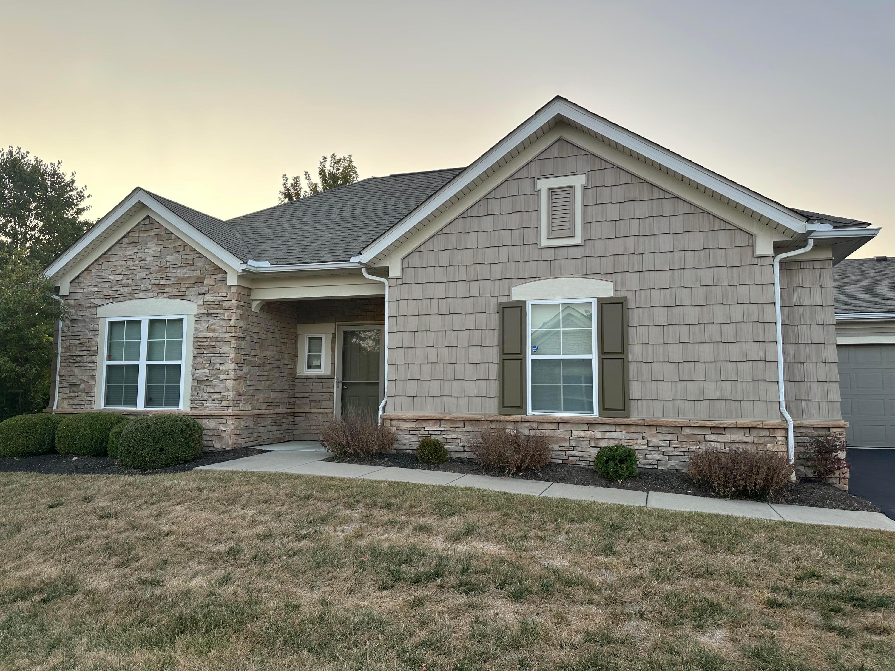 Hayden Woods Ln, Hilliard, OH 43026