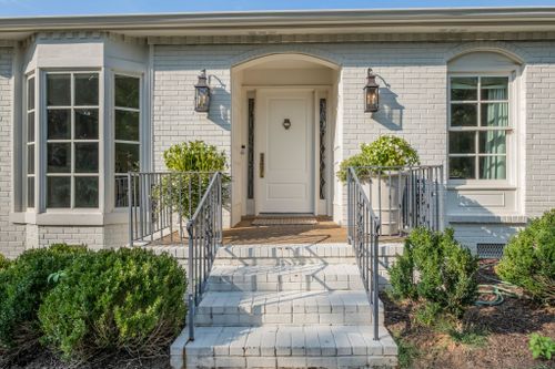 111 Prospect Hill, Nashville, TN, 37205 | Card Image