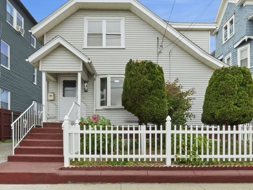137 Reservoir Ave, Providence, RI, 02907-3401 | Card Image