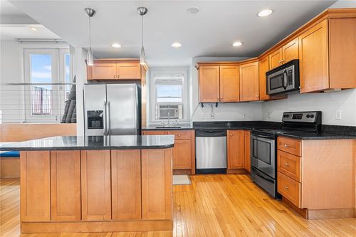 apt-3-103 Doyle Ave, Providence, RI, 02906-1772 | Card Image