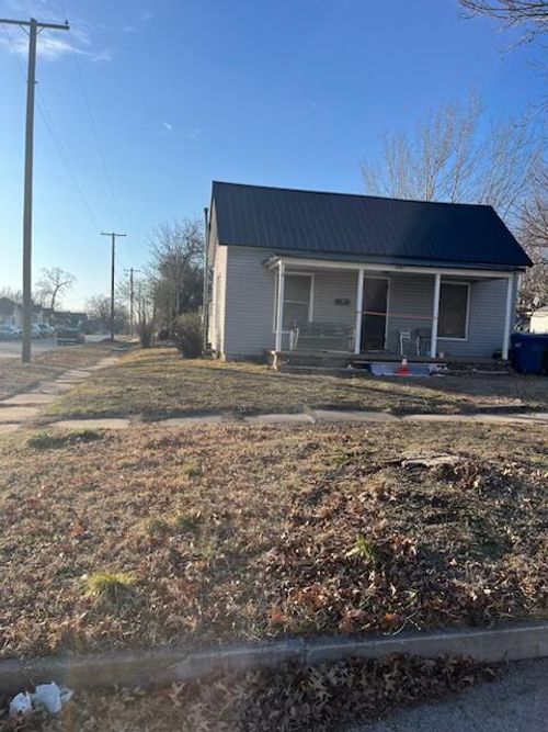 332 S Pennsylvania St, Webb City, MO, 64870-2233 | Card Image