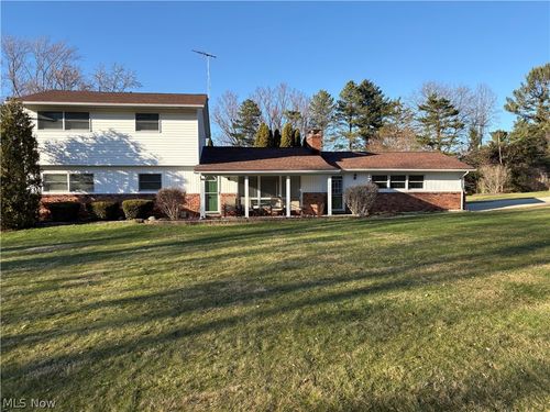 10548 Briar Hill Dr, Kirtland, OH, 44094-9424 | Card Image