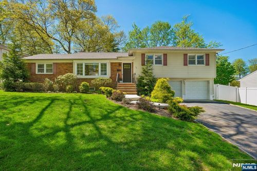 44 Woodland Ave, West Orange, NJ, 07052-3624 | Card Image