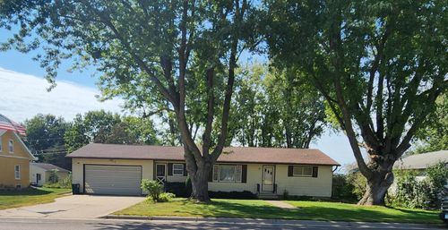 25 4th Ave Nw, Elgin, MN, 55932-9600 | Card Image