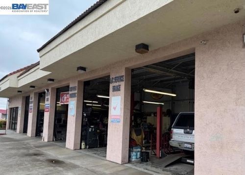 528 Jackson St., Hayward, CA, 94544-1532 | Card Image