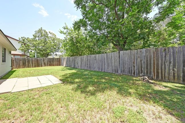 402 Colonial Park Blvd, House other with 3 bedrooms, 2 bathrooms and 2 parking in Austin TX | Image 18
