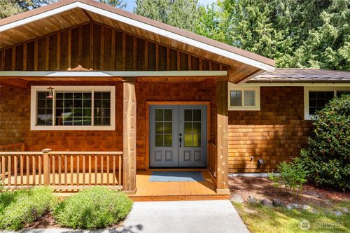 3301 Apache Dr, Mount Vernon, WA, 98273-3701 | Card Image