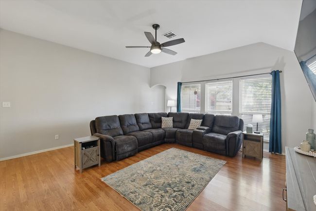107 Watering Hole, House other with 4 bedrooms, 3 bathrooms and null parking in Newark TX | Image 7
