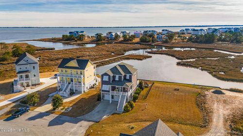 525 Sanders Ln, Newport, NC, 28570-0106 | Card Image