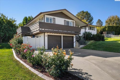 4243 King Dr, West Richland, WA, 99353 | Card Image