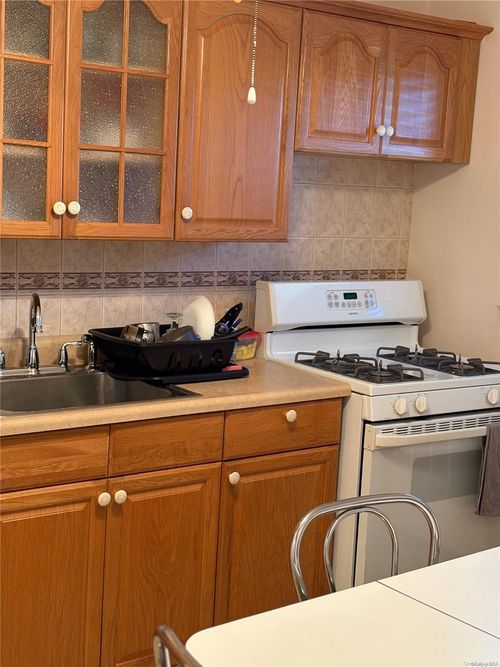 1-76-04 Springfield Blvd, Oakland Gardens, NY, 11364-3023 | Card Image