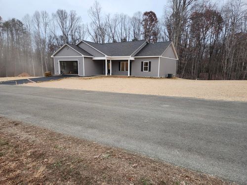 42 Belvior Cir, Moneta, VA, 24121 | Card Image