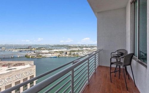 uph02-335 S Biscayne Blvd, Miami, FL, 33131-2360 | Card Image