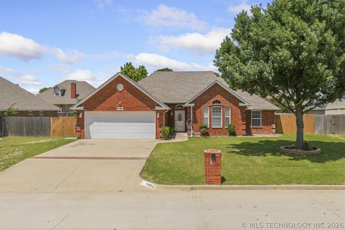 2009 5th Avenue Nw, Ardmore, OK, 73401 | Card Image