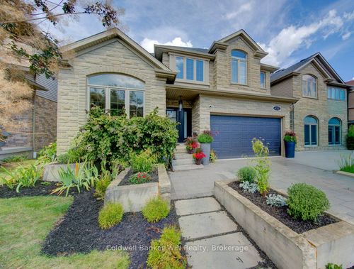 {{alt}} | Card Image