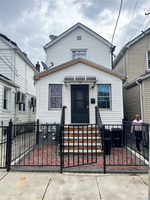 11645 146th Street, New York, NY, 11436 | Card Image