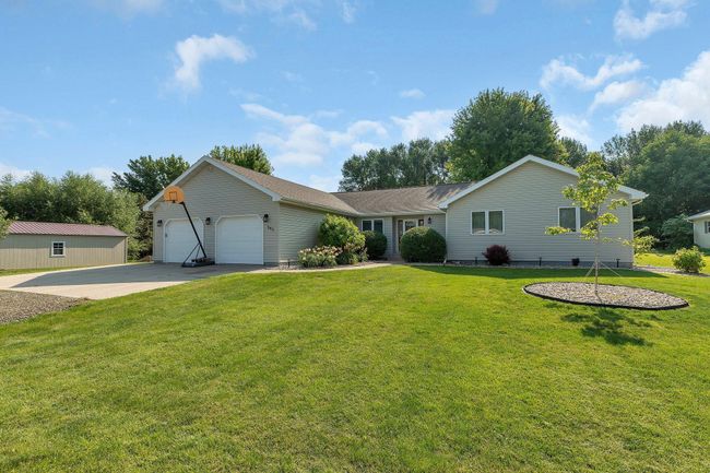 543 6 Th St, House other with 4 bedrooms, 4 bathrooms and null parking in Buffalo Lake MN | Image 28