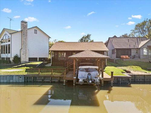 8 Hunters Creek Dr, Huntsville, TX, 77340-1402 | Card Image