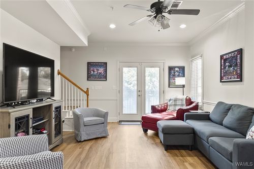 3-1020 Oak Ave, Tuscaloosa, AL, 35401-3042 | Card Image