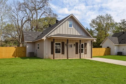 2656 Hendricks St, Gladewater, TX, 75647-4322 | Card Image