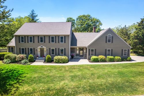 8 Ringbolt Road, Hingham, MA, 02043 | Card Image