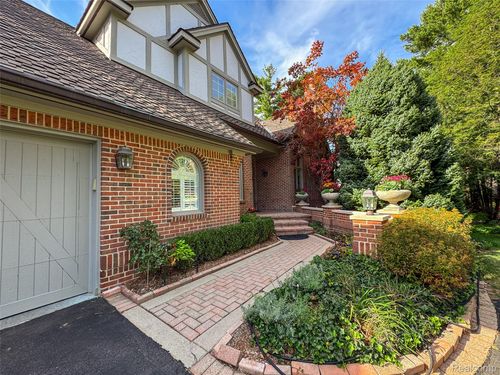 34-4088 Cranbrook Ct, Bloomfield Hills, MI, 48301-1714 | Card Image