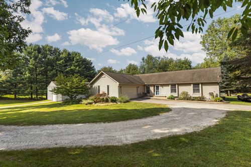 10520 Leeke Rd, Chelsea, MI, 48118-9431 | Card Image