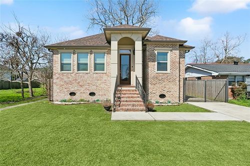 1604 Schnell Dr, Arabi, LA, 70032-1661 | Card Image