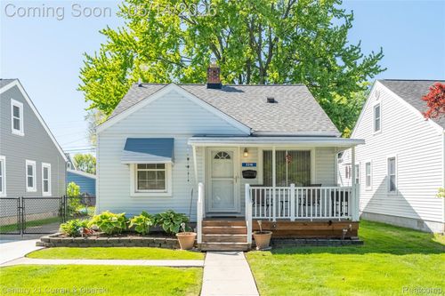 2216 Mapledale St, Ferndale, MI, 48220-1110 | Card Image