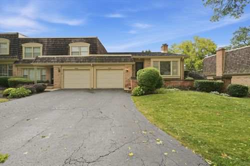 2S649 Avenue Normandy E, Oak Brook, IL, 60523-1062 | Card Image