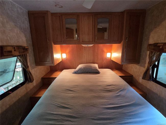 Private bedroom in main RV | Image 38