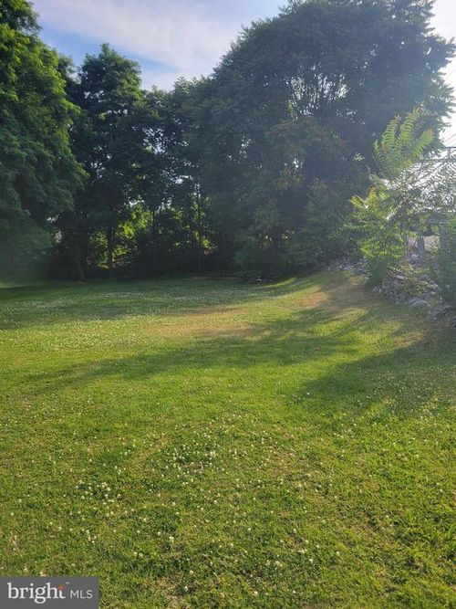 300 Stella St, WORMLEYSBURG, PA, 17043 | Card Image