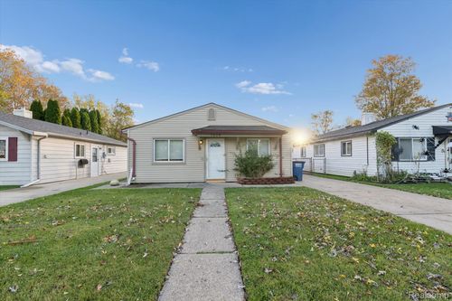 7606 Cavell St, Westland, MI, 48185-2673 | Card Image