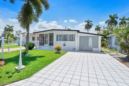 8670 Sw 18th Pl, Davie, FL, 33324-5128 | Card Image